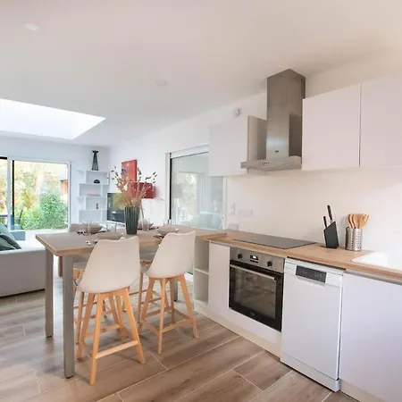 La Dependance Canopee Du *