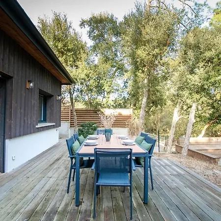 La Dependance Canopee Du * סניוס