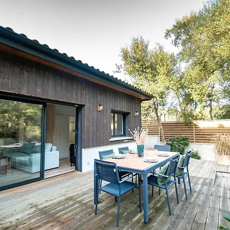 La Dependance Canopee Du סניוס