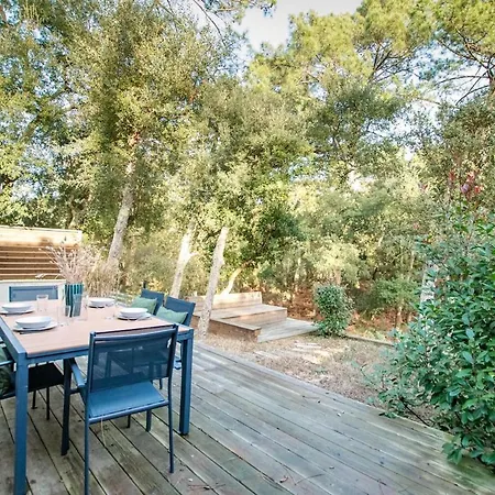 La Dependance Canopee Du * סניוס